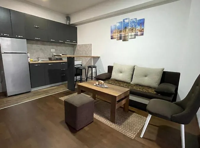 Lester 3 Apartments